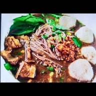 เมนูของร้าน ก๋วยเตี๋ยวเรือเอียงชาม ซ.ปากกร็ดติวานนท์ 8 (ซ.จำปา)