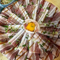 นายน์ หมูกระทะ