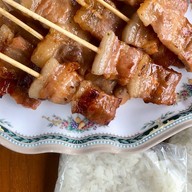 ก้องกิ หมูปิ้ง สูตรโบราณ เฉลิมพระเกียรติ์ ร.9 ซอย 28