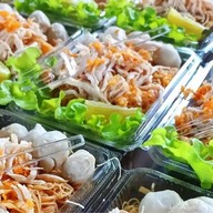 หมี่-แห้ง-ไก่-แซ่บ(น้ำพริกสูตรใหม่)