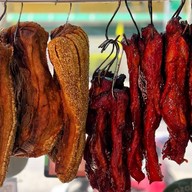 เจ๊เมย์  หมูแดง หมูกรอบ ตลาดห้วยขวาง ตลาดห้วยขวาง