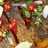 ข้าวปลาแกะ ตลาดเอราวัณ