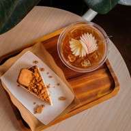 Lapuné Cafe and Scene