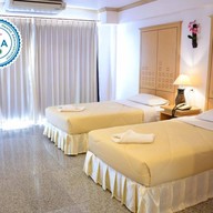 โรงแรมมณีโรจน์