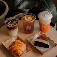 Lapuné Cafe and Scene