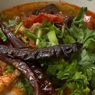 ลูกชิ้นทอดหน้าโรงพยาบาล