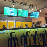 Changwon Fried Chicken (ไก่ทอดเกาหลี)  MRT PETCHABURI EXIT3