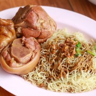 ขาหมูนายชิน สระบุรี