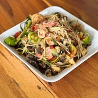 ”ส้มตำ ก้ามปู” -