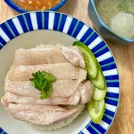 ข้าวมันไก่ไออ้วน by เพื่อนบอกว่าอร่อย