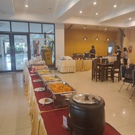 โรงแรมนานาบุรี