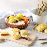 April bakery เจริญกรุง