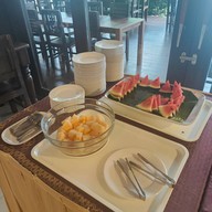 โรงแรมนานาบุรี