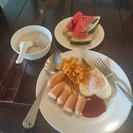 โรงแรมนานาบุรี