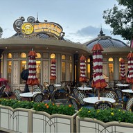 Donald’s Done ‘n Delight  Shanghai Disneyland