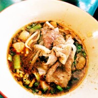 ก๋วยเตี๋ยวเรือหน้าสตาร์อินน์