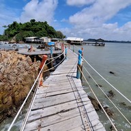 เจดีย์กลางน้ำบ้านหัวแหลม