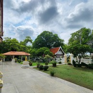 หลวงพ่อหิน เขื่อนเจ้าพระยา