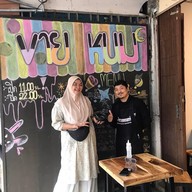 ขายหนม ซอยไฟแดงเสือเขี้ยวดาบ ถ.หลวงพ่อ