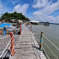 เจดีย์กลางน้ำบ้านหัวแหลม