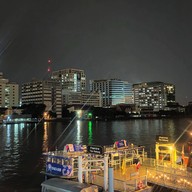 พระนคร Grill ท่ามหาราช