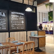 บรรยากาศ กับข้าวกับปลา เอ็มไพร์ทาวเวอร์