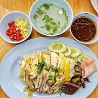 ข้าวมันไก่บ้าน-ธัญรส เกาเหลาเนื้อตุ๋น หมูตุ๋นสูตรต้นตำรับ สาขาพนัสนิคม พนัสนิคม