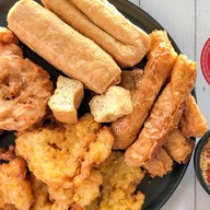 เต้าหู้ทอดเเม่เเต๋ว “น้ำจิ้มรสเด็ดอร่อยไม่ซ้ำใคร” สาขา 1 ตลาดสิริมงคล บางศรีเมือง