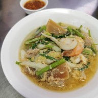 เมนูของร้าน เหล่าเฮงลูกชิ้นปลา ถนนพุทธมณฑลสาย3