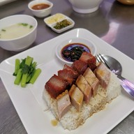 เมนูของร้าน เหล่าเฮงลูกชิ้นปลา ถนนพุทธมณฑลสาย3