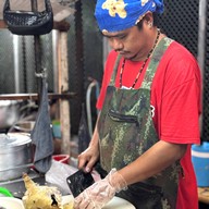 บรรยากาศ ข้าวมันไก่สดใสปริ๊งปริ๊ง ติวานนท์