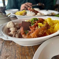 ก๋วยเตี๋ยวเรือแหลมฉบัง ชลบุรี