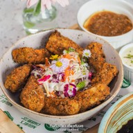 Nature's Charm Vegan Cafe สุขุมวิท 51