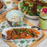 Nature's Charm Vegan Cafe สุขุมวิท 51