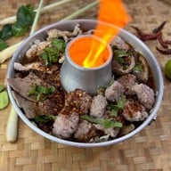 ดอกกระเจียวก๋วยเตี๋ยวแจ่วฮ้อน x อิ่มบะหมี่ (อาหารตามสั่ง) หนามแดง