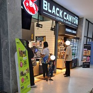 หน้าร้าน Black Canyon ท่าอากาศยานสกลนคร