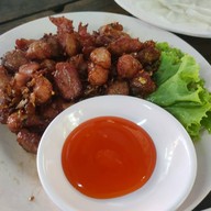 ร้านนิวตุ๊ก สาขา 1 ตรงข้ามโรงเรียนอนุบาลปทุมธานี