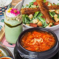 Nature's Charm Vegan Cafe สุขุมวิท 51