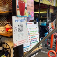 Famous Smoothies&Coffee เฟมัสสมูทตี้&กาแฟสด