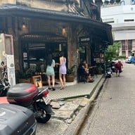 Sarnies Bangkok Charoen Krung 44