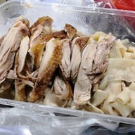 เมนูของร้าน ระตะมา ก๋วยเตี๋ยวเป็ดพะโล้ ซุปเปอร์ขาไก่สูตรต้นตำรับ หัวหิน
