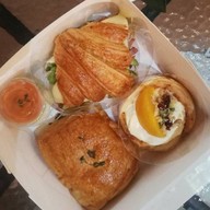 Like Italy Cafe-Bakery Phra Arthit Road