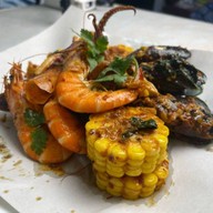 ปิด (ราคาอาหารอาจมีการเปลี่ยนแปลงขึ้นอยู่ที่ราคาวัตถุดิบในแต่ละวัน)