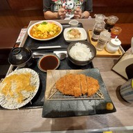 Ringer Hut BTS Phromphong