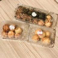 ทาโกะยากิ (Takoyaki)  By S&J