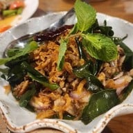 ไก่ย่างเสือใหญ่ พร้อมพงษ์