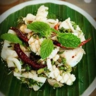 ไก่ย่างเสือใหญ่ พร้อมพงษ์