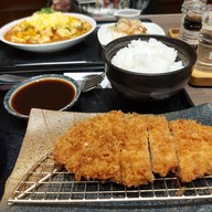 Ringer Hut BTS Phromphong