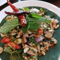 ไก่ย่างเสือใหญ่ พร้อมพงษ์
