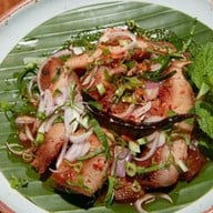 ไก่ย่างเสือใหญ่ พร้อมพงษ์